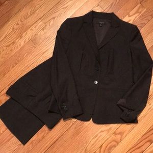 Ann Taylor 6P pant suit w/2 button blazer; dk brwn